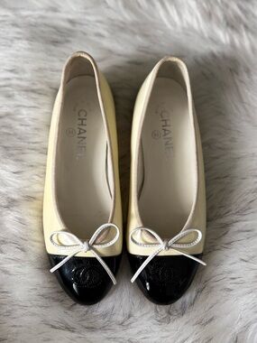 CHANEL Patent Leather Ballet flats